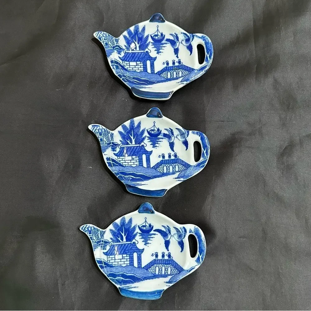 Vintage HIC Japan Blue and White Willow Teapot Shaped Dish teabag or spoon plate